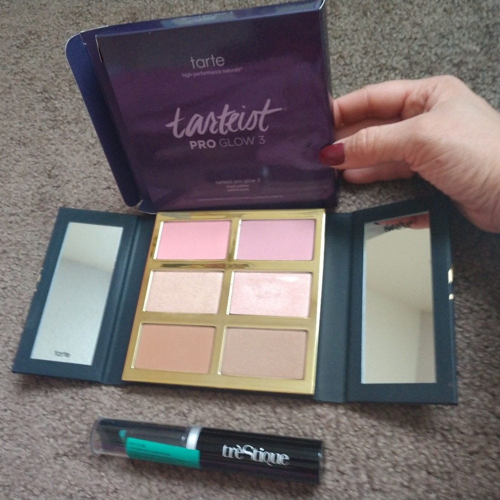 Tarte and trestique boxycharm bundle!